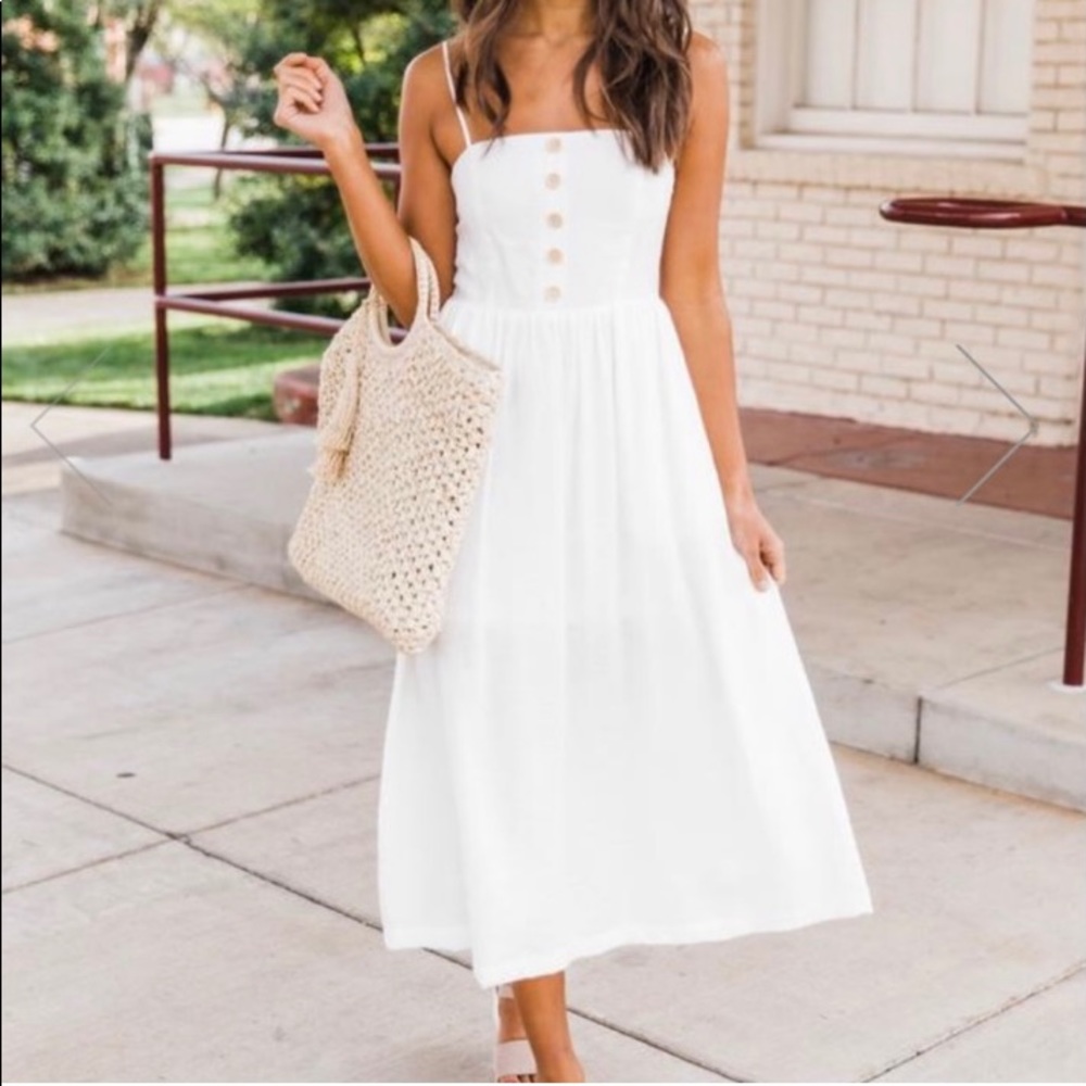 Pink Lilly lightweight white dress